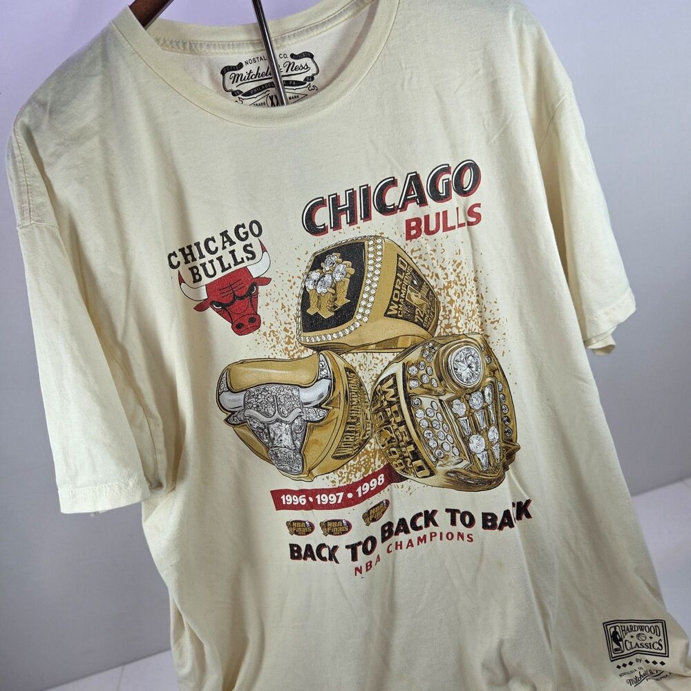 Mitchell & Ness Chicago Bulls 3-Peat Championship T-Shirt Cream XXL